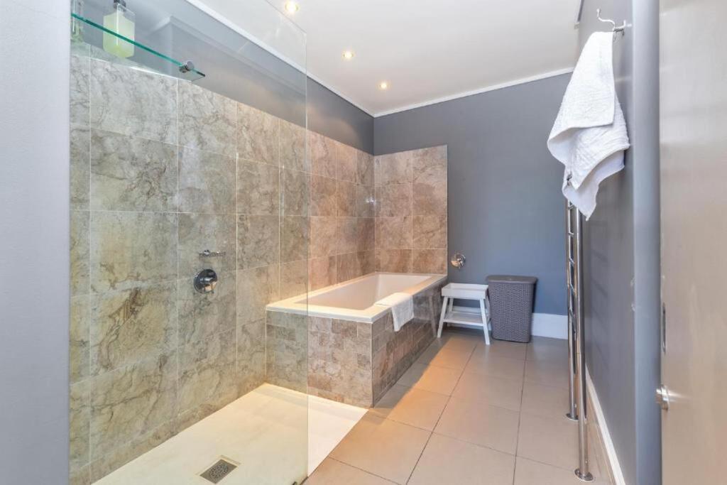 Deluxe Family Suite 105 Knysna Exteriör bild